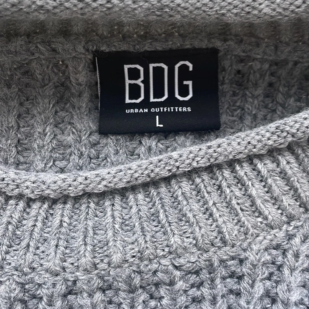 Urban Outfitters Sweater - Picture 3 of 4